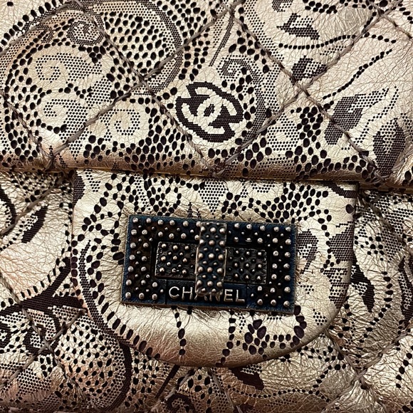 Chanel 🔥limited edition 🔥gold classic medium reissue - Picture 9 of 14